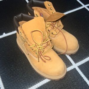 Kids timberlands size 1